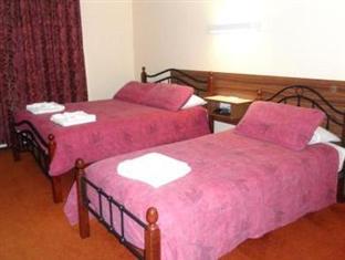 Donnybrook Motel Kültér fotó